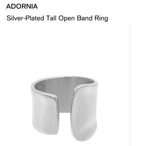 New Silver Open Band Ring ! Trendy ! 🎄
Gorgeous ❤️